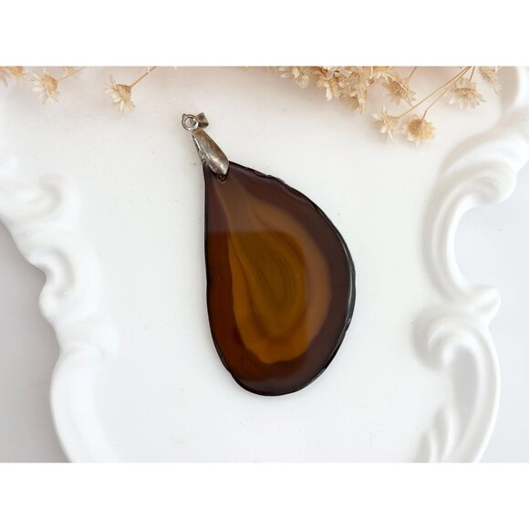 Brown Polished Agate Crystal Freeform Shaped Large Silver Toned Vintage Pendant - Picture 3 of 10